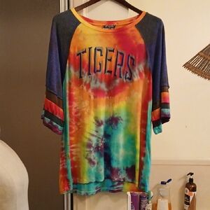 Tie-Dye Tigers Graphic Shirt‎
